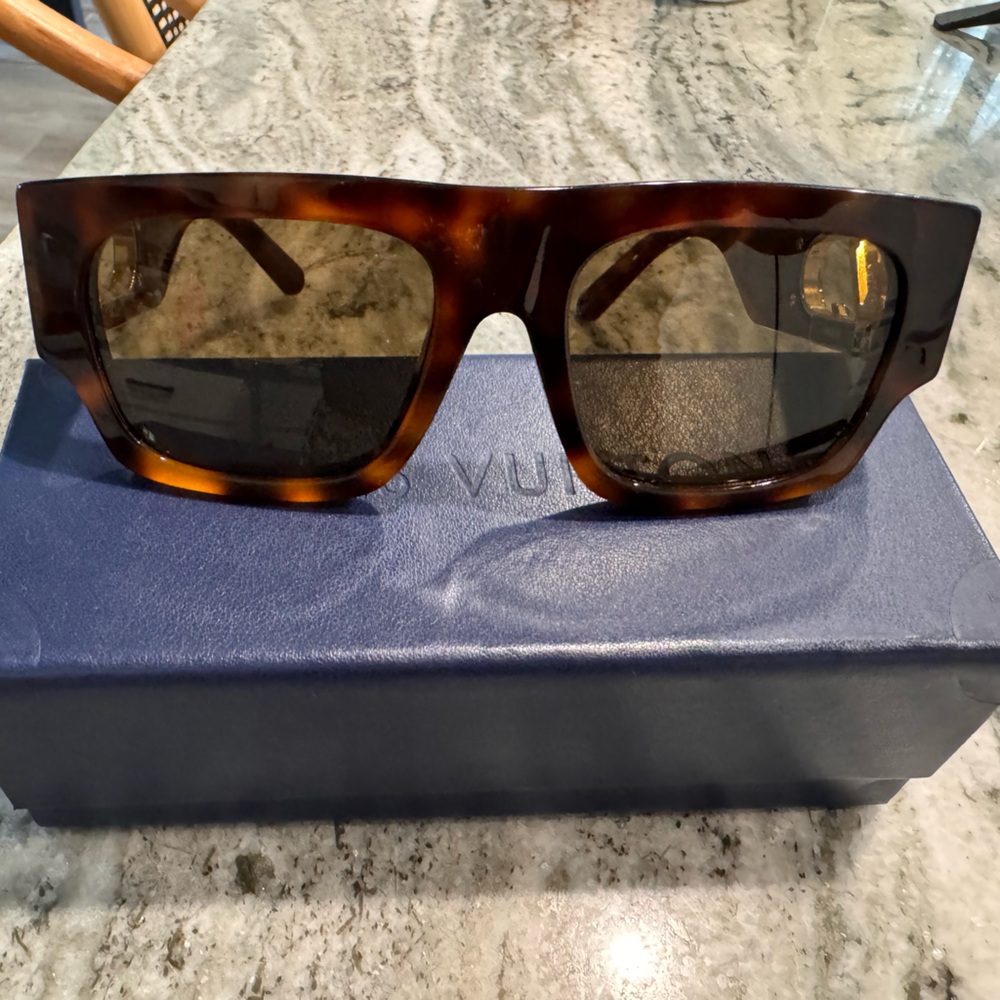 Louis Vuitton Acetate LV Link Square Sunglasses Z1479W Dark Tortoise